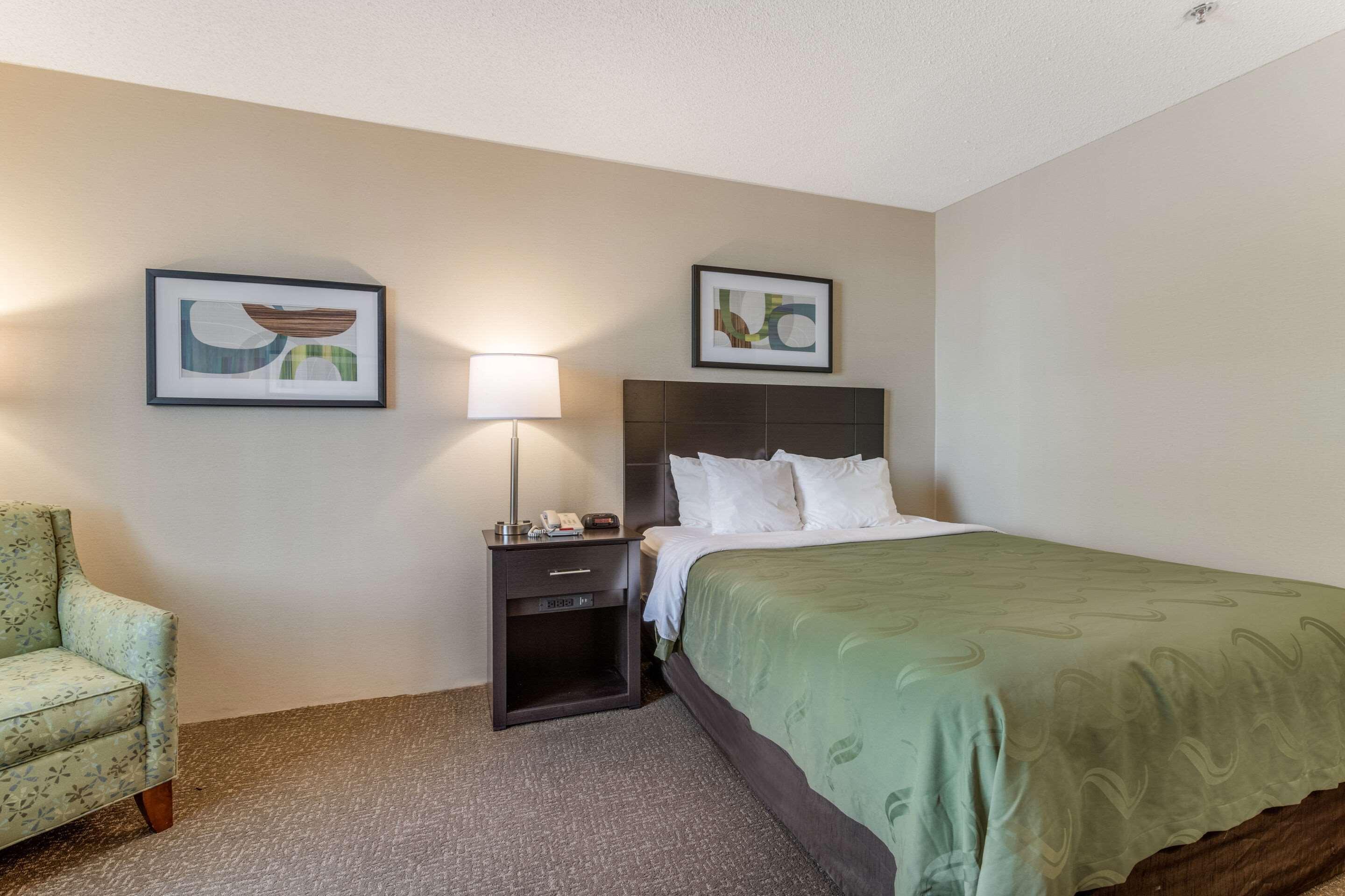 Quality Inn Портсмут Экстерьер фото