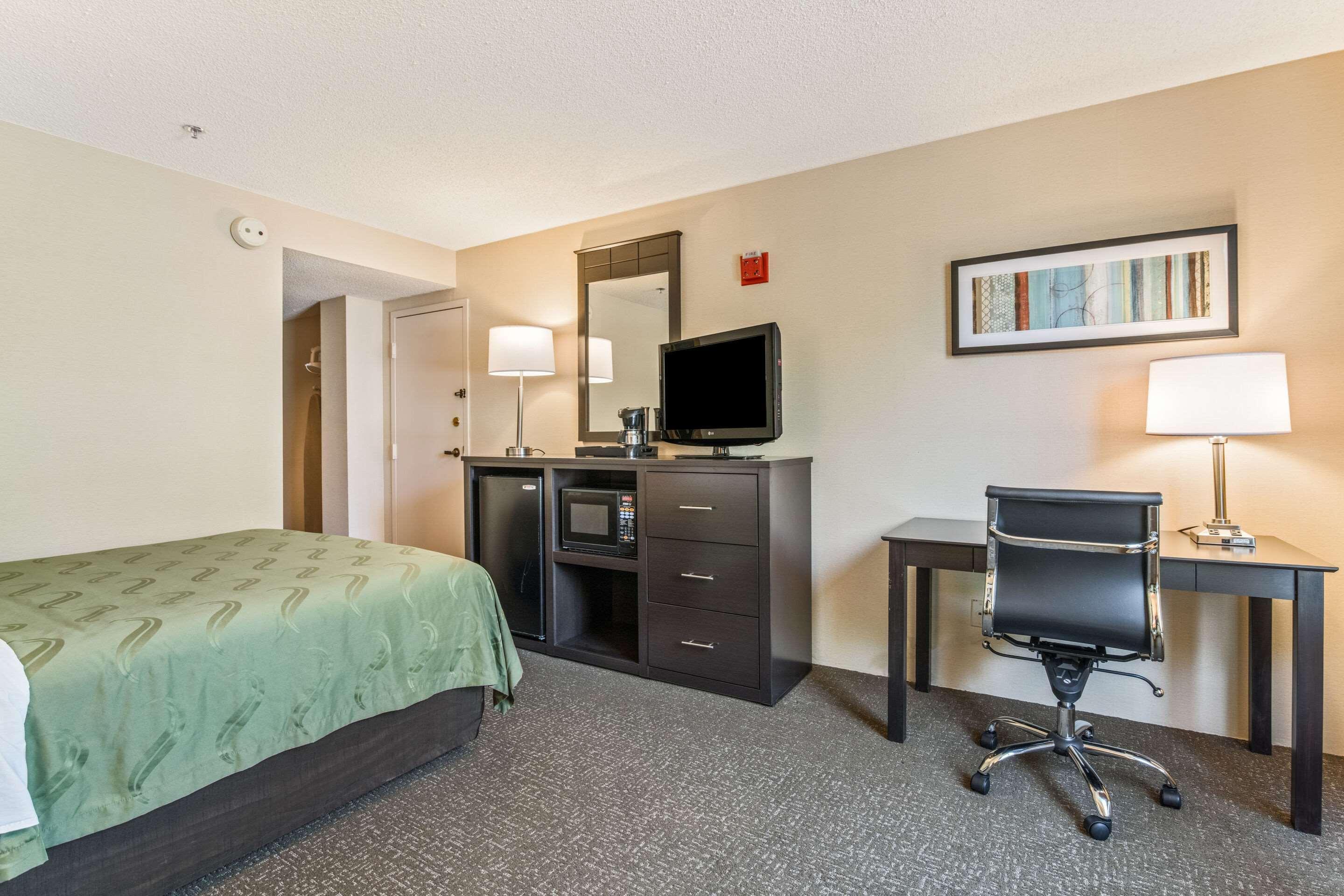 Quality Inn Портсмут Экстерьер фото