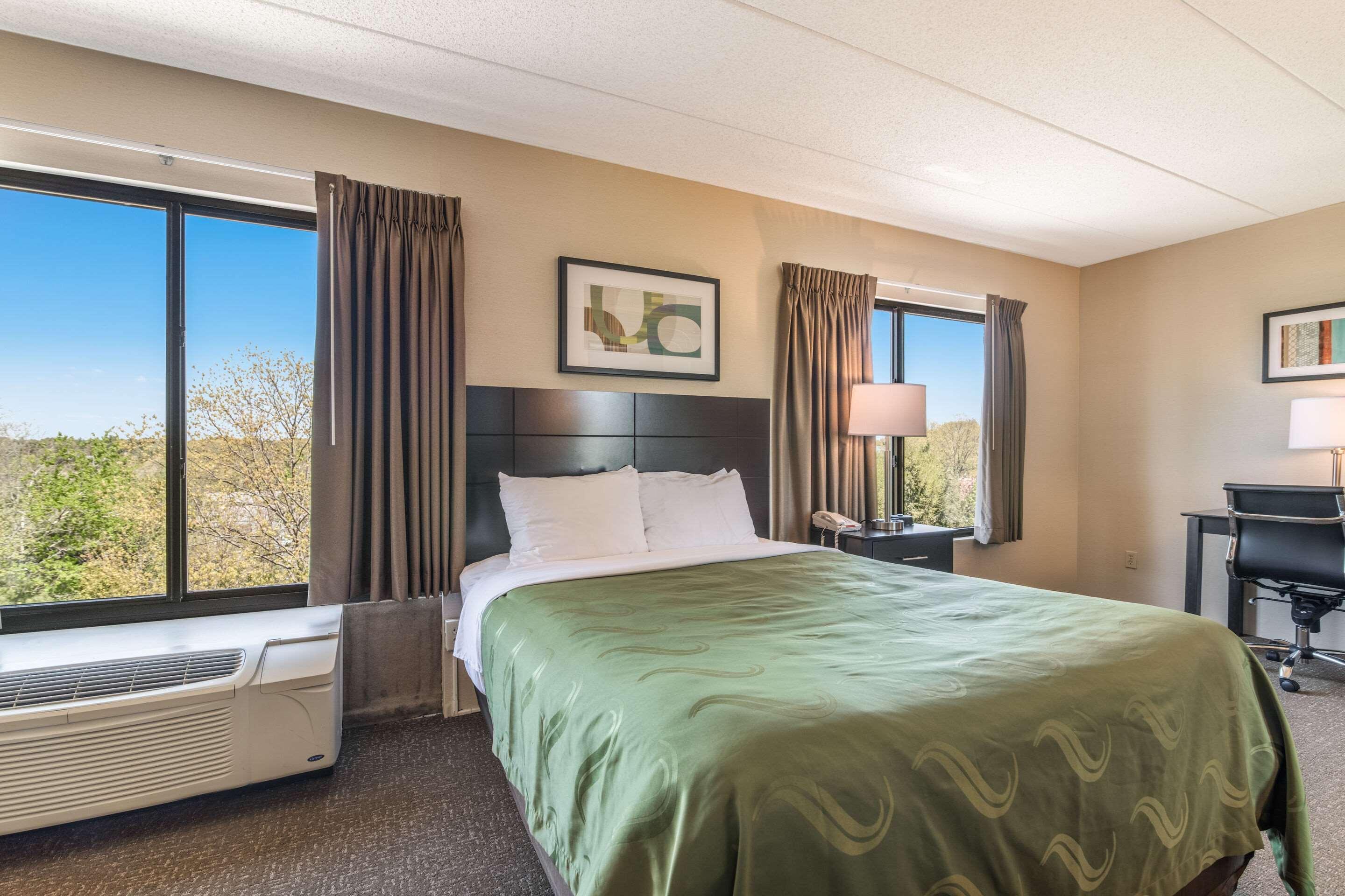 Quality Inn Портсмут Экстерьер фото