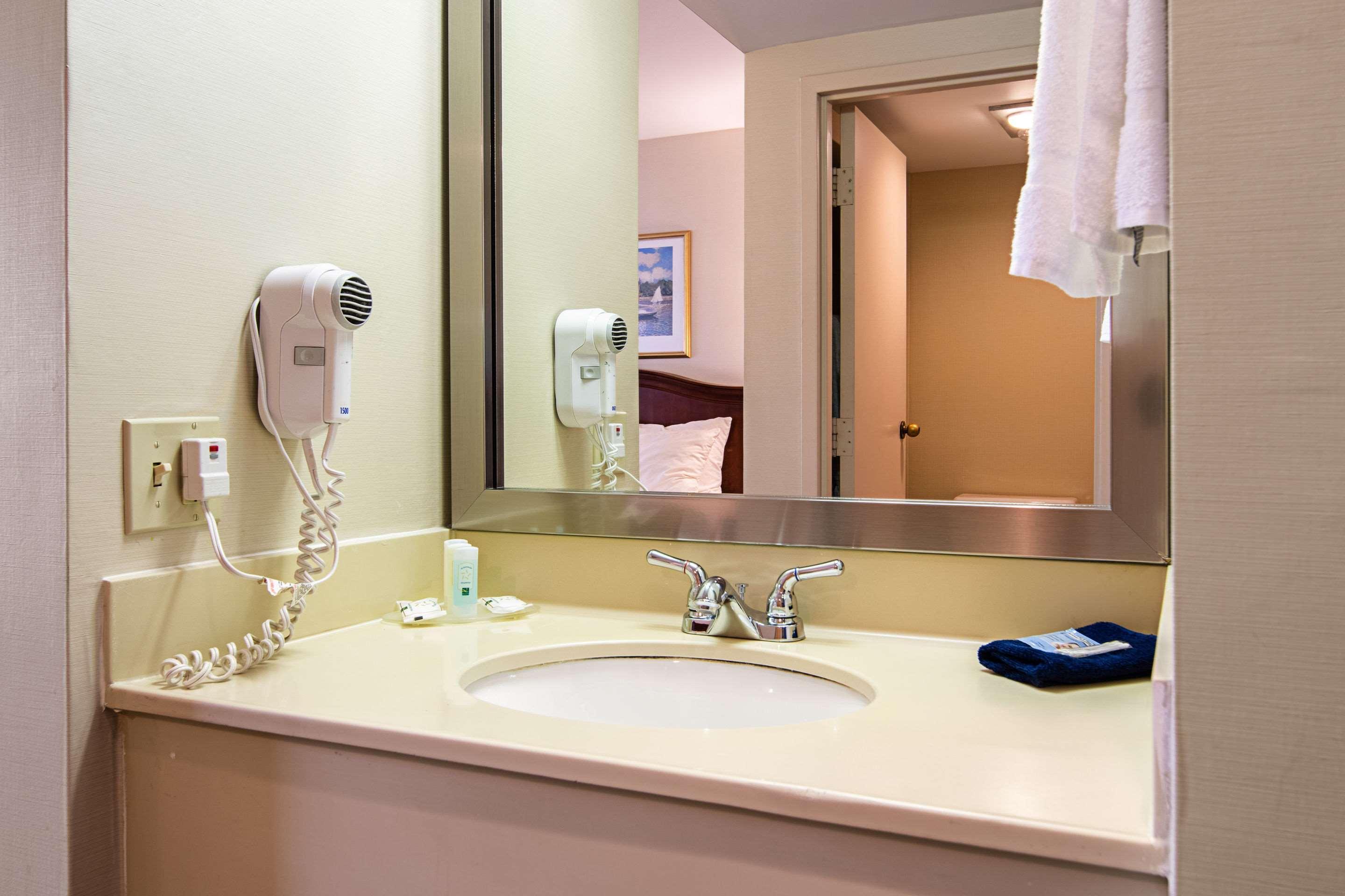 Quality Inn Портсмут Экстерьер фото